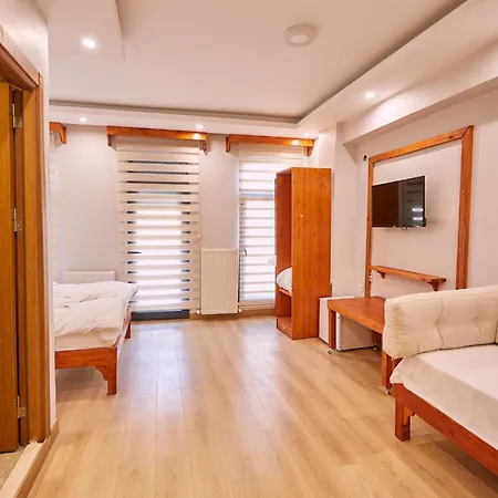 Sabina Near Grand Bazaar, Center