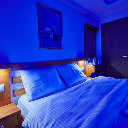 Sabina Near Grand Bazaar, Center