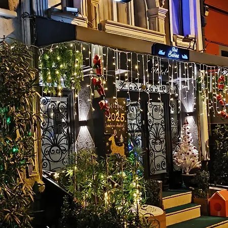 Sabina Near Grand Bazaar, Center