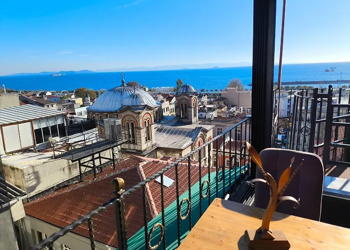 Sabina Near Grand Bazaar, Center