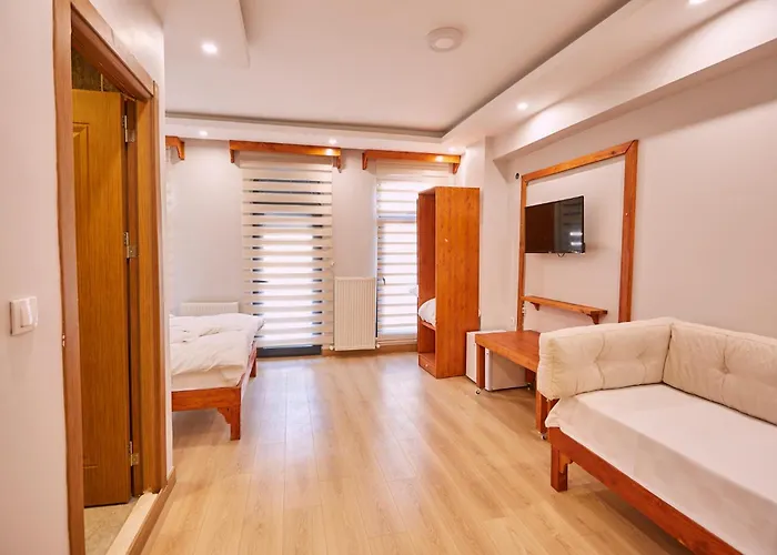 Sabina Near Grand Bazaar, Center